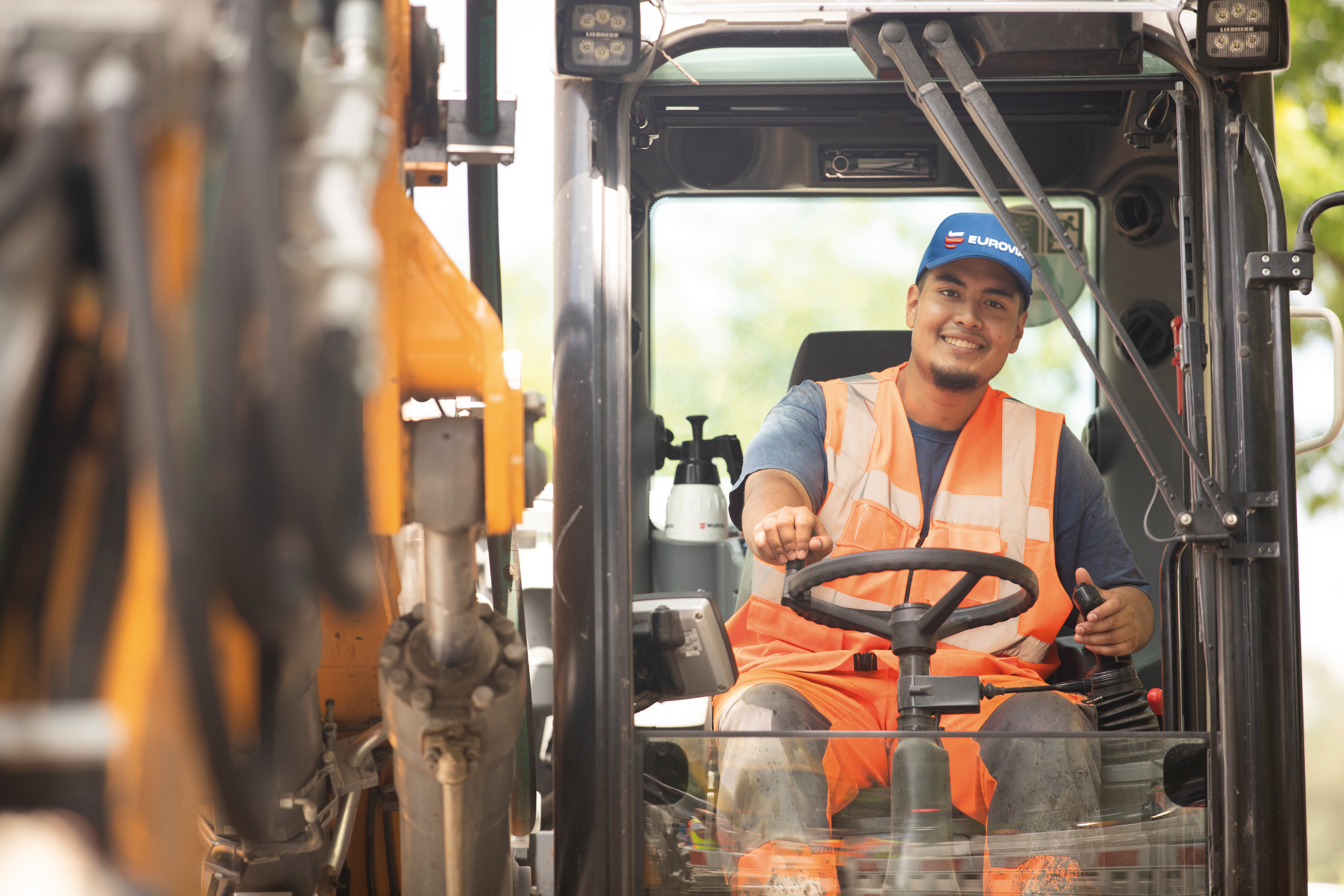 Baugeräteführer bei der Arbeit.